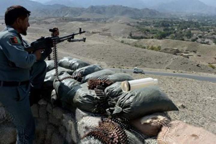 ۸ عضو طالبان و ۲ مامور پولیس در بادغیس کشته‌ شدند
