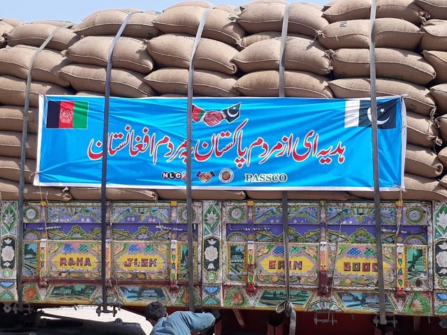 Pakistan delivers first consignment of gifted wheat to Afghanistan