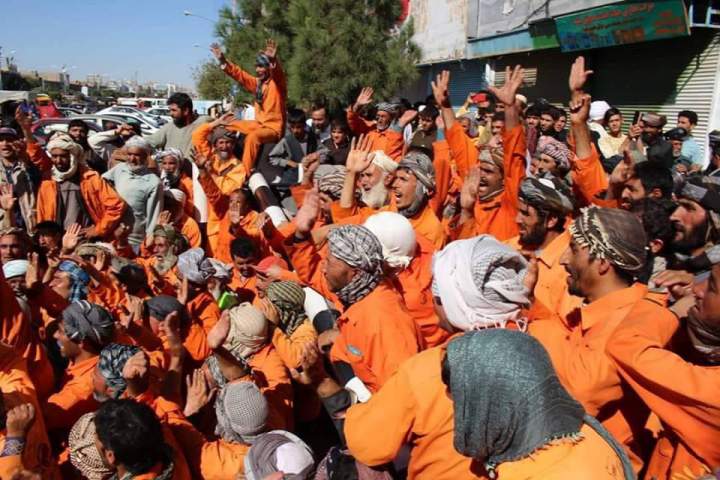 ۷ ماه‌ تاخیر در پرداخت معاش؛ کارکنان، دروازه شهرداری هرات را بستند
