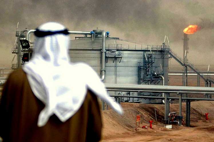 Trump, Saudi king discuss oil supply