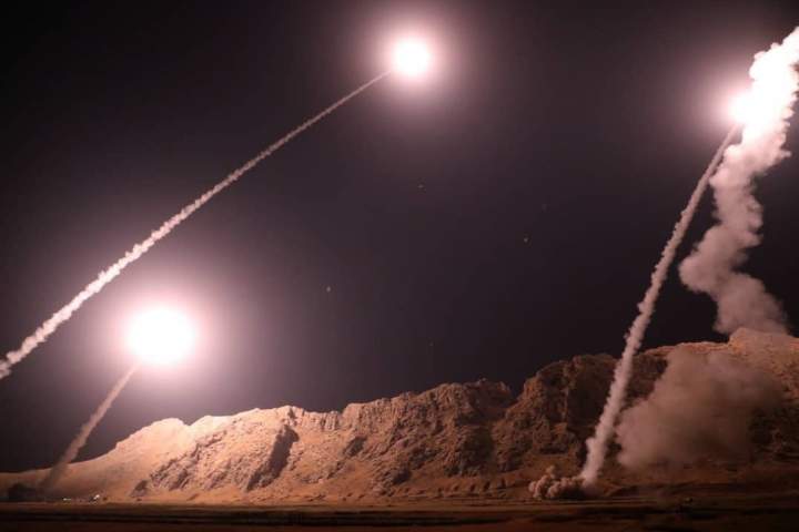 حمله موشکی و هواپیماهای بدون سرنشین ایران به مقر سرکردگان حمله تروریستی اهواز در سوریه