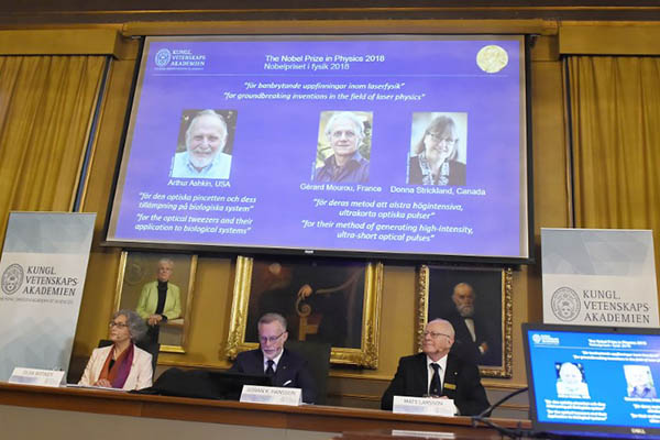 Trio Win Nobel Physics Prize for Laser Research