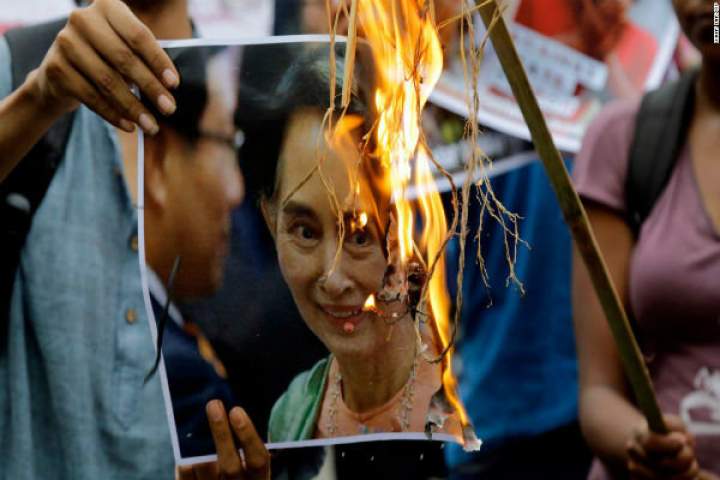 کانادا شهروندی افتخاری آنگ سان سوچی را لغو کرد