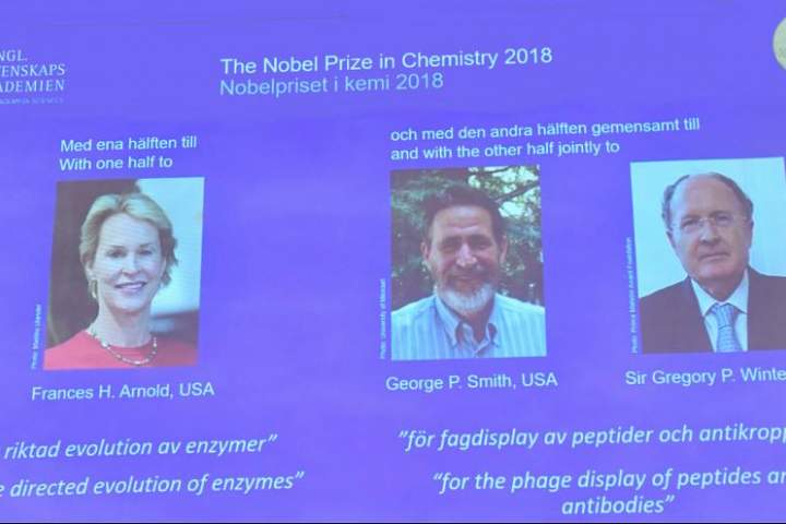 جایزه نوبل کیمیا سال ۲۰۱۸ به دو آمریکایی و یک بریتانیایی تعلق گرفت