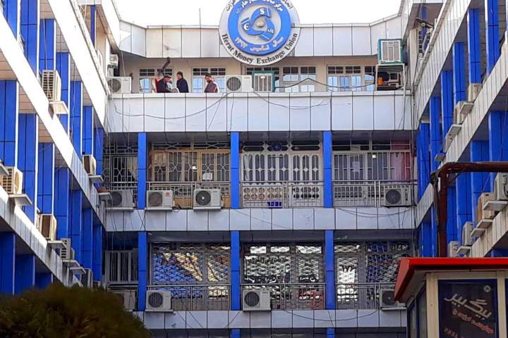 رییس اتحادیه صرافان هرات: قاچاق ارز، شایعه است