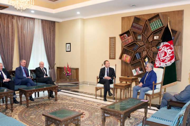 رییس اجرایی با کمیشنر عالی انگلیس برای پاکستان دیدار کرد