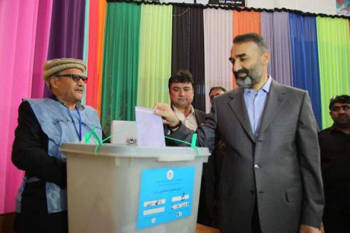 انتقاد عطامحمد نور از مشکلات جدی در سیستم بایومتریک، باز نشدن مراکز رای دهی و نبود مواد انتخاباتی