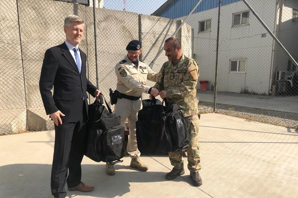 Germany hands over 1000 body armor vests to Kabul police
