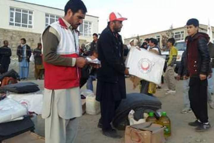 توزیع کمک برای بیجا شدگان در ولسوالی جاغوری