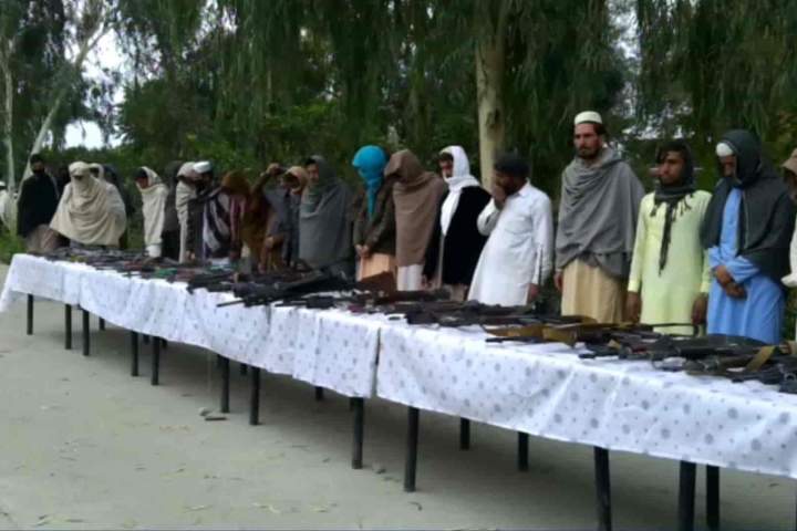پیوستن 4 فرمانده محلی طالبان با 50 نیروی خود به روند صلح