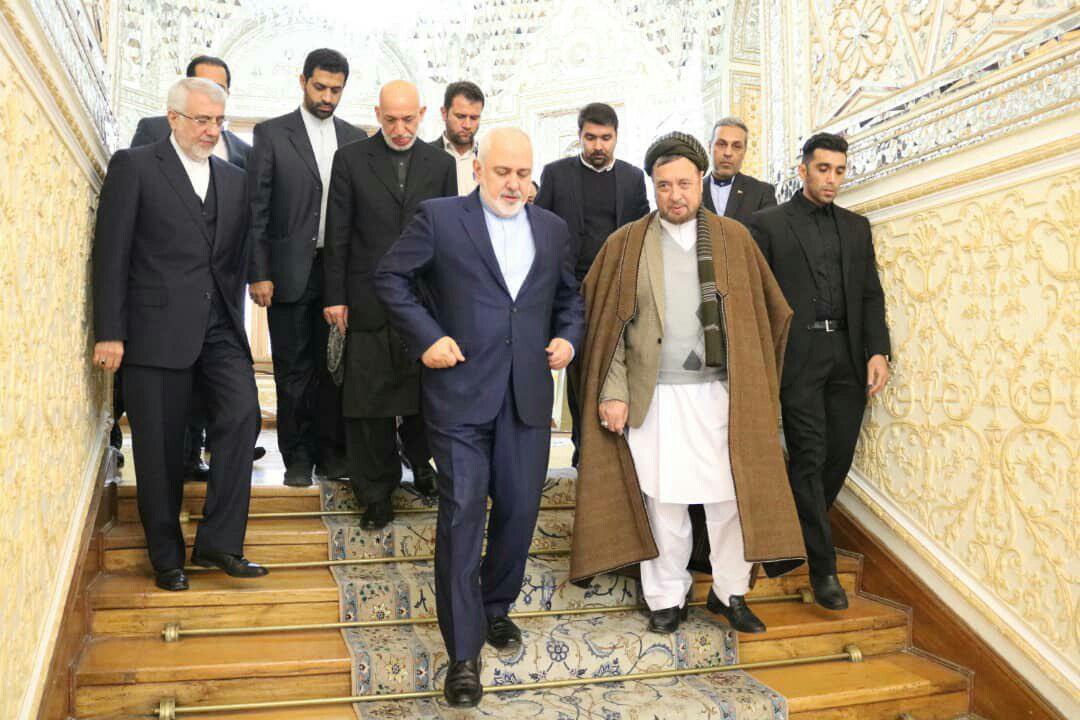 دیدارهای جداگانه حامد کرزی و محمد محقق با وزیر خارجه ایران در تهران