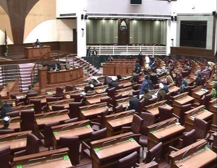 نمایندگان مجلس کارمندان کمیسیون انتخابات را متهم به تقلب کردند