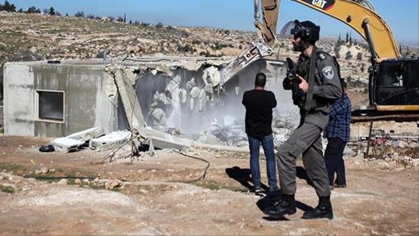 Jerusalem Palestinian family forced to demolish house
