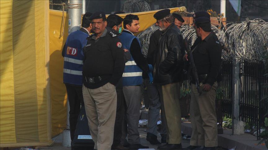 Pakistan: 6 wounded in blast in religious gathering