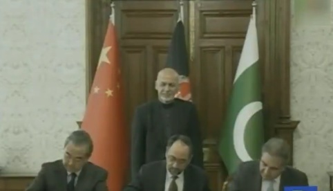 وزرای خارجه افغانستان، پاکستان و چین تفاهمنامه مبارزه با تروریسم امضاء کردند