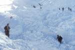 تکمیلی/ برف‌باری سنگین راه‌های 14 ولسوالی بدخشان را مسدود کرده است