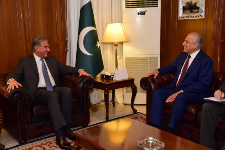 زلمی خلیلزاد با شاه محمود قریشی وزیر خارجه پاکستان ملاقات کرد