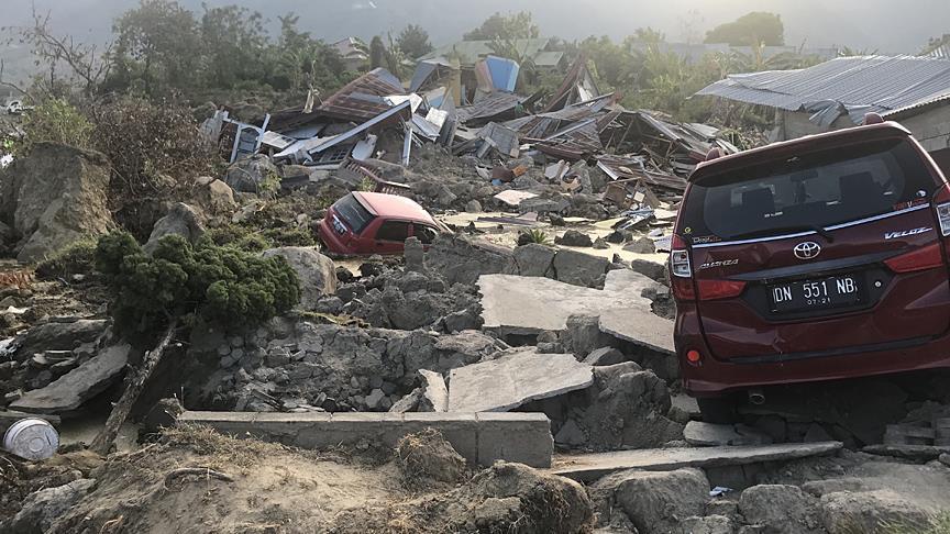 Death toll from Indonesia floods, landslides hits 68