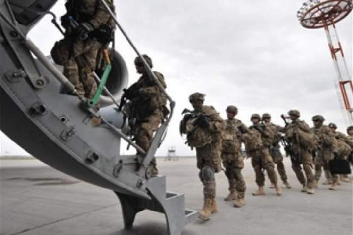 آگاهان امور بین‌الملل: امریکا در صدد امتیازدهی به طالبان و خروج از افغانستان است