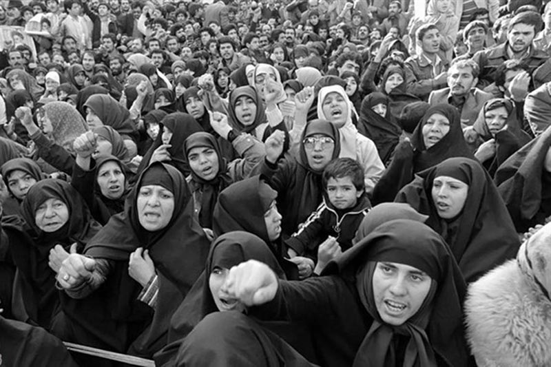 زن در آينه انقلاب اسلامى ايران