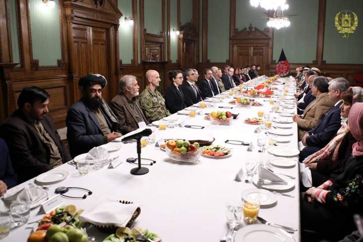 رئیس جمهور: پاکستان و طالبان مناسبت شان با یکدیگر را واضح سازند/توافق حکومت و خلیلزاد روی کارشیوه جدید برای پیشبرد مذاکرات صلح