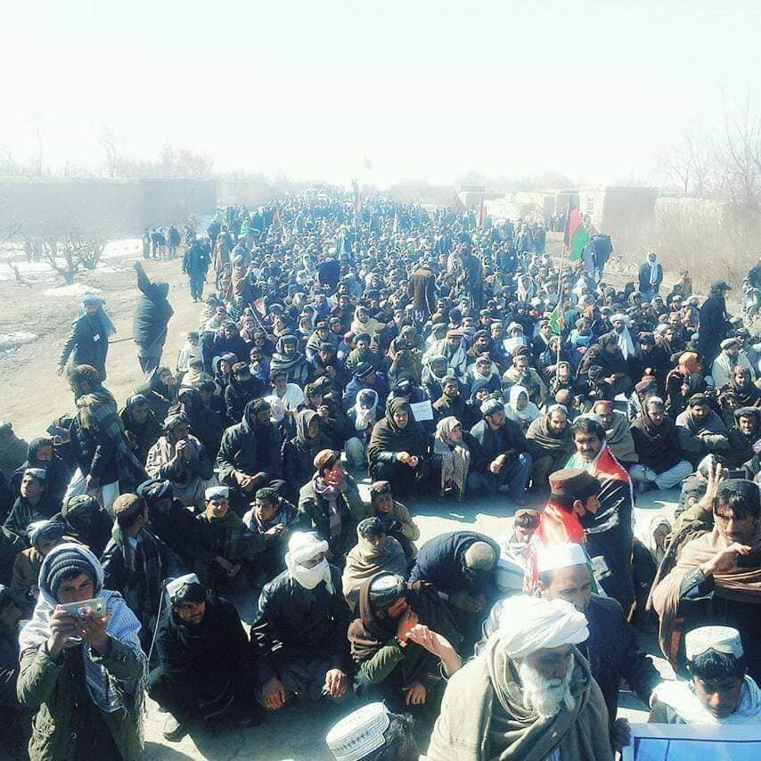 مسدود بودن شاهراه کابل ـ قندهار به روی ترافیک برای ششمین روز؛ اعتراض باشندگان ولسوالی مقر هم‌چنان ادامه دارد