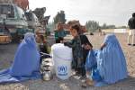 UNHCR resumes voluntary return of Afghan refugees from Pakistan