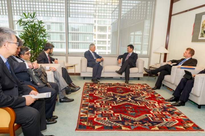 Acting Minister of Finance and ADB Vice-President Discuss Deepening Economic Partnership