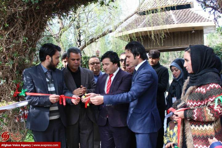 افتتاح نمایشگاه صنایع دستی "بانوان خودکفا" در هرات/ هیچ توجهی در بخش صنایع بانوان وجود ندارد