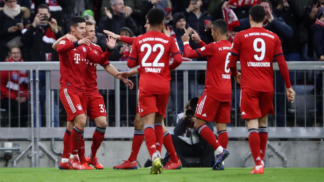 Bayern Munich take over Bundesliga lead with 6-0 win against Wolfsburg