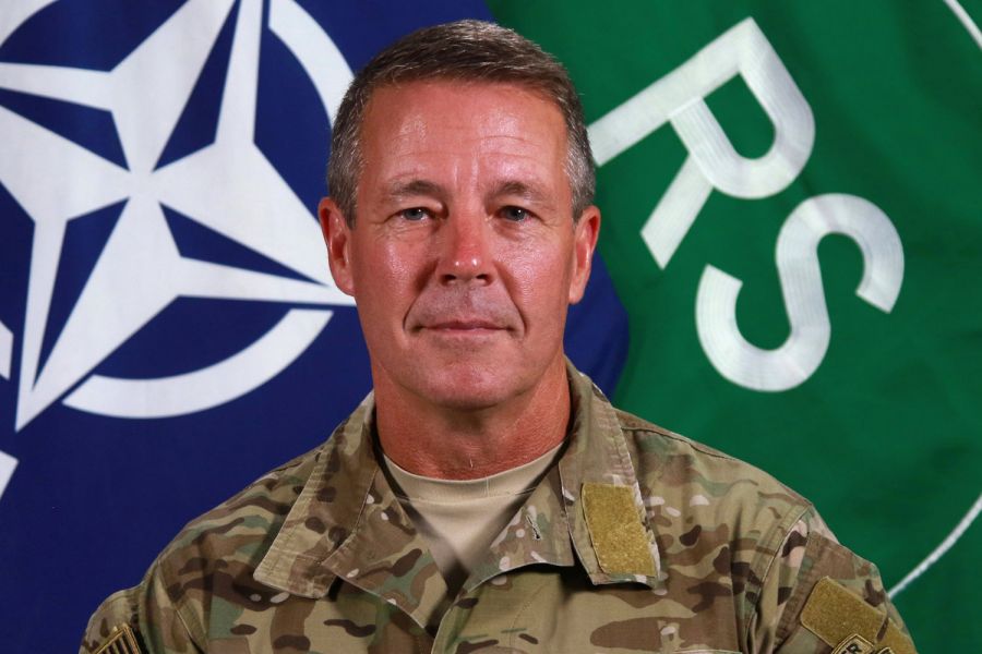 US commander visits northern city after Afghan infighting