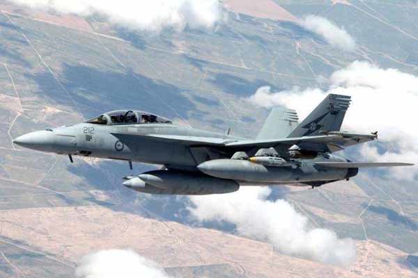 جنگنده های ائتلاف آمریکا اردوگاه الباغوز سوریه را هدف قرار دادند