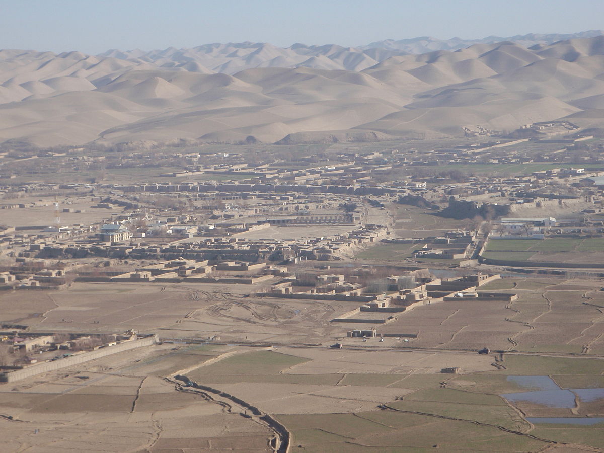 نبرد طالبان و نیروهای امنیتی در مقابل یکدیگر و دیوار به دیوار در بالامرغاب