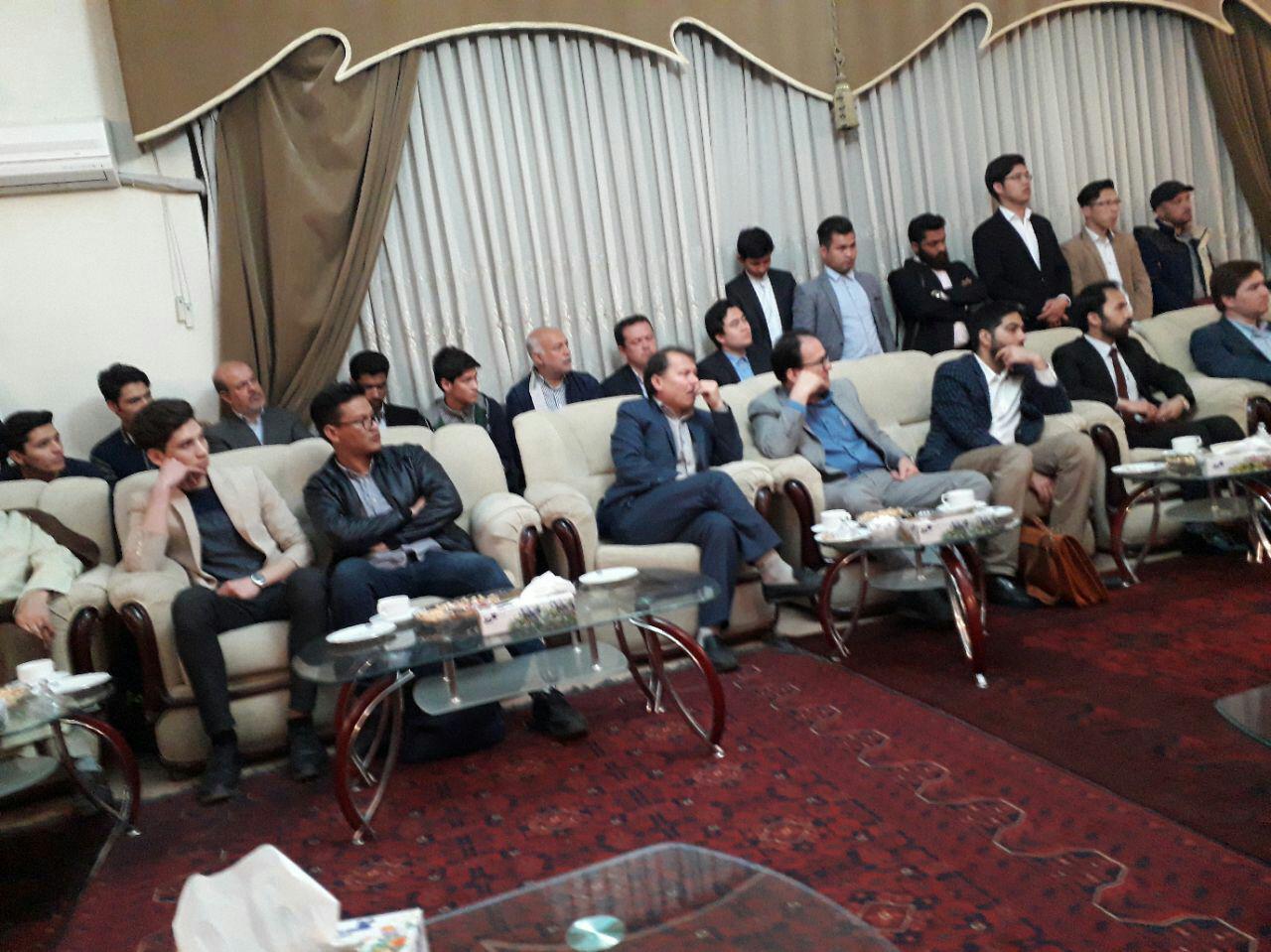 عکس از نشست روز چهارشنبه در کنسولگری  افغانستان در مشهد مقدس می باشد