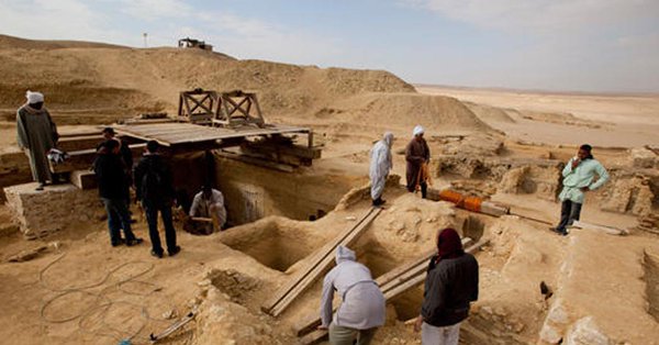 کشف یک مقبره پرشکوه از دوران مصر باستان