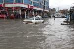 گزارش تصویری / آب دریای کابل و جاده ها در روز دوشنبه پس از بارش باران  