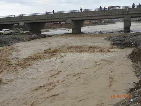سیلاب و باران شدید به مردم مناطق مختلف غزنی خسارت وارد کرده است