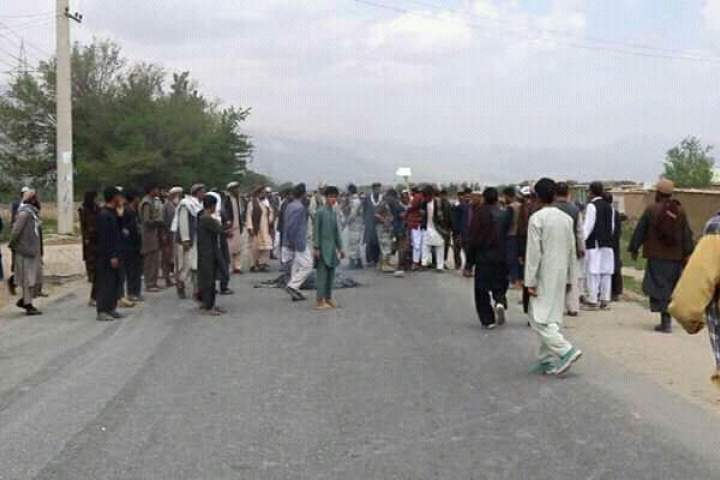 معترضان پروانی شاهراه کابل-پروان را بستند