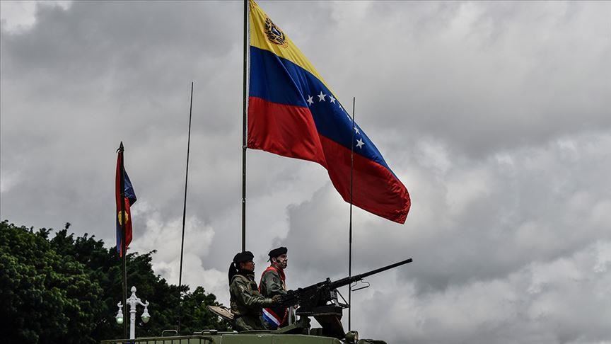 دولت ونزوئلا: یک گروه نظامی وابسته به مخالفین اقدام به کودتا کرده است
