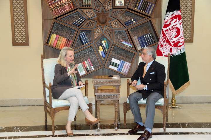 بحث و تبادل نظر معاون وزیر امورخارجه امریکا برای بازنگری کمک‌های این کشور به افغانستان در کابل