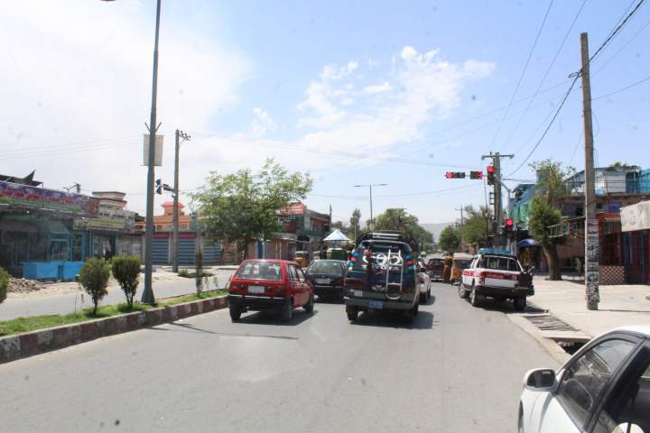 نصب چراغهای ترافیکی در چهار راهی های شهر جلال آباد
