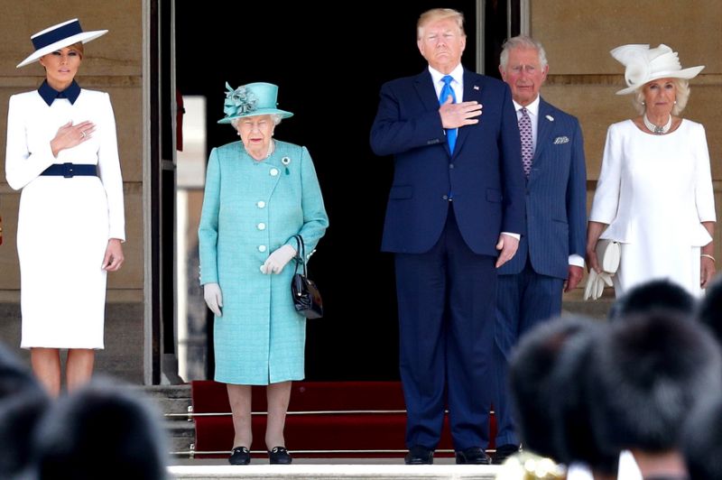 Trump Meets Britain’s Queen Elizabeth amid Protests