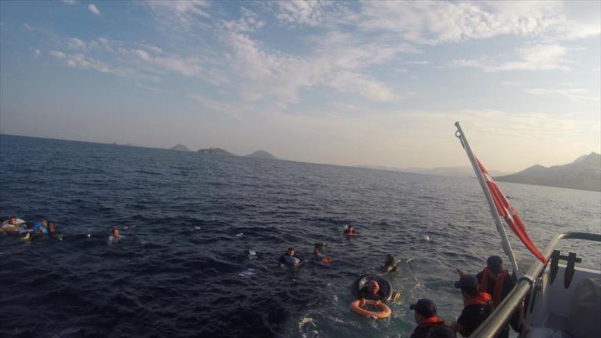 نجات 31 مهاجر غیرقانونی توسط گارد ساحلی ترکیه در دریای اژه