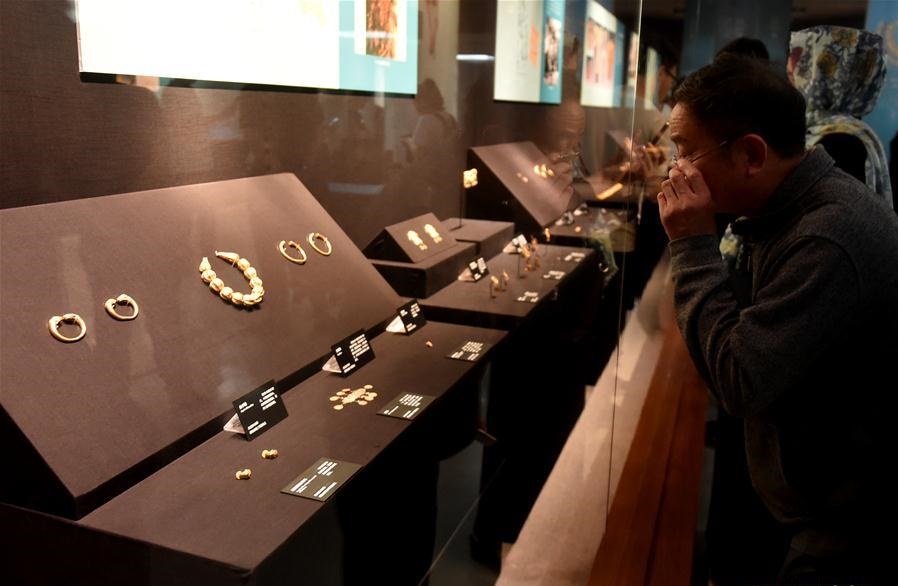 Over 200 Afghan cultural relics exhibited in E China