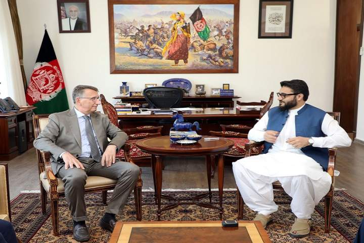 مشاور امنیت ملی با سفیر آلمان در کابل دیدار کرد