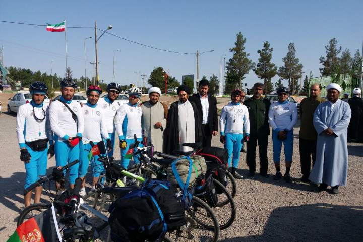 دوچرخه سواران از هرات تا مشهد به عشق امام رضا (ع) رکاب می زنند