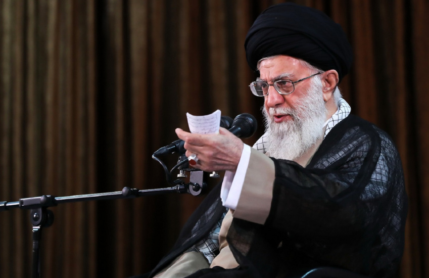 Iran will not leave UK piracy unanswered: Imam Khamenei