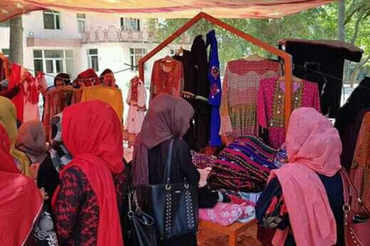 نمایشگاه سه‌روزه صنایع‌دستی زنان تجارت‌پیشه در پلخمری پایان یافت