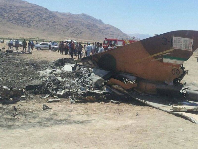 یک فروند هواپیمای نظامی در ایران سقوط کرد