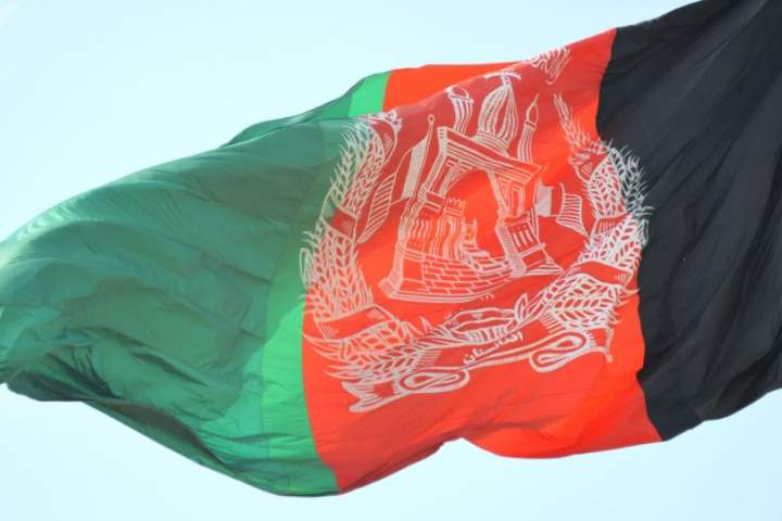 بیرقی به ارزش ۴۵ هزار دالر به دولت افغانستان تحفه داده شد